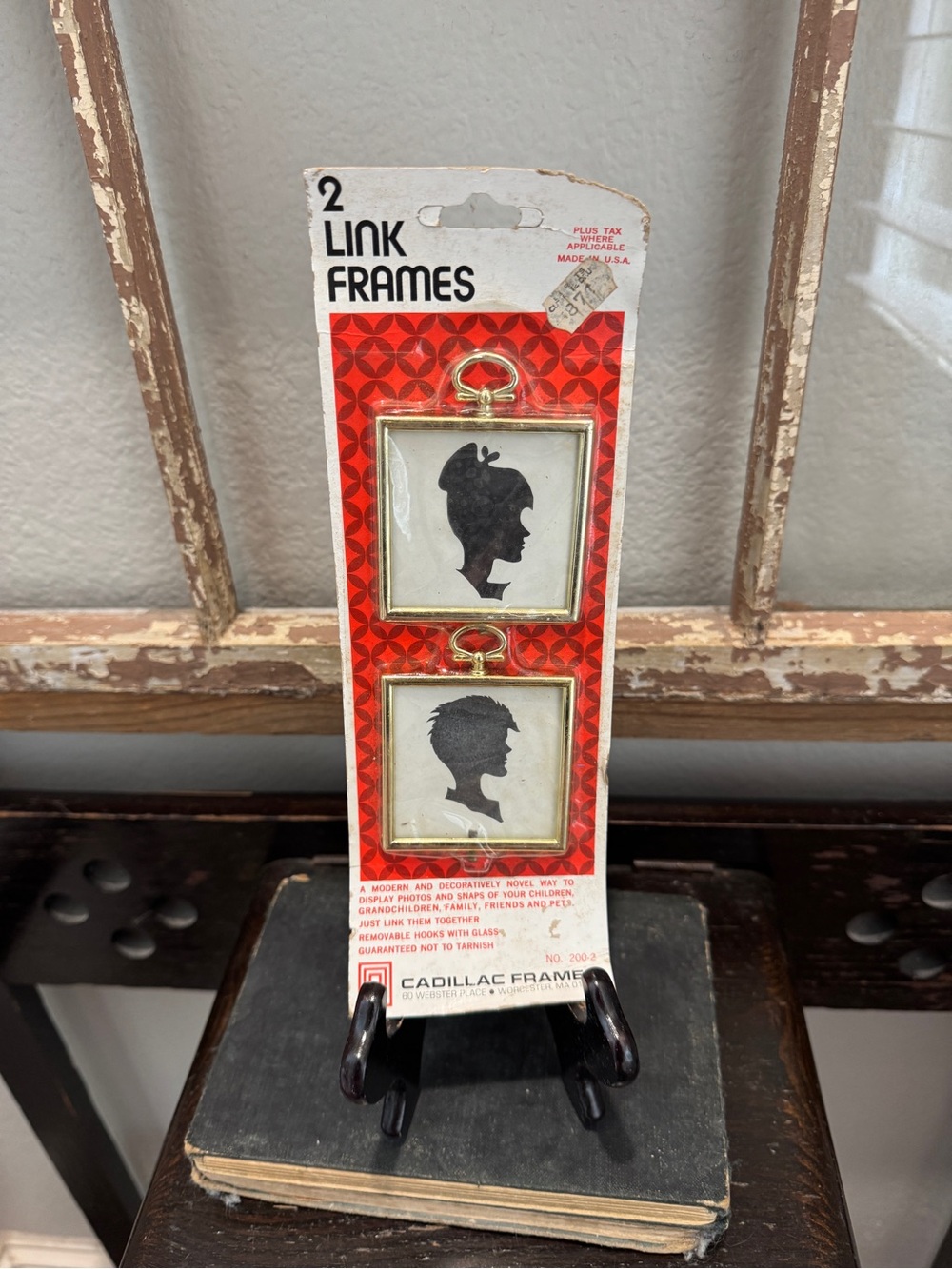 Nos Set - vintage Gold Tone Link Frames